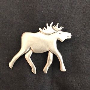 Pewter moose pin
